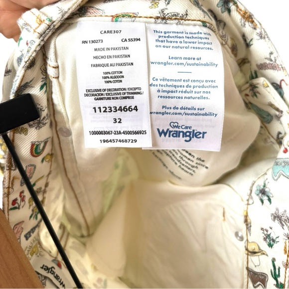 Wrangler High Rise Kick‎ Flare Rock 672 Spring Cowgirl Denim Jeans Women 32 NWT - Picture 11 of 11
